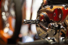 Load image into Gallery viewer, Twisted Shift Peg