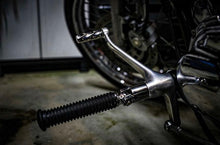 Load image into Gallery viewer, Twisted Shift Peg